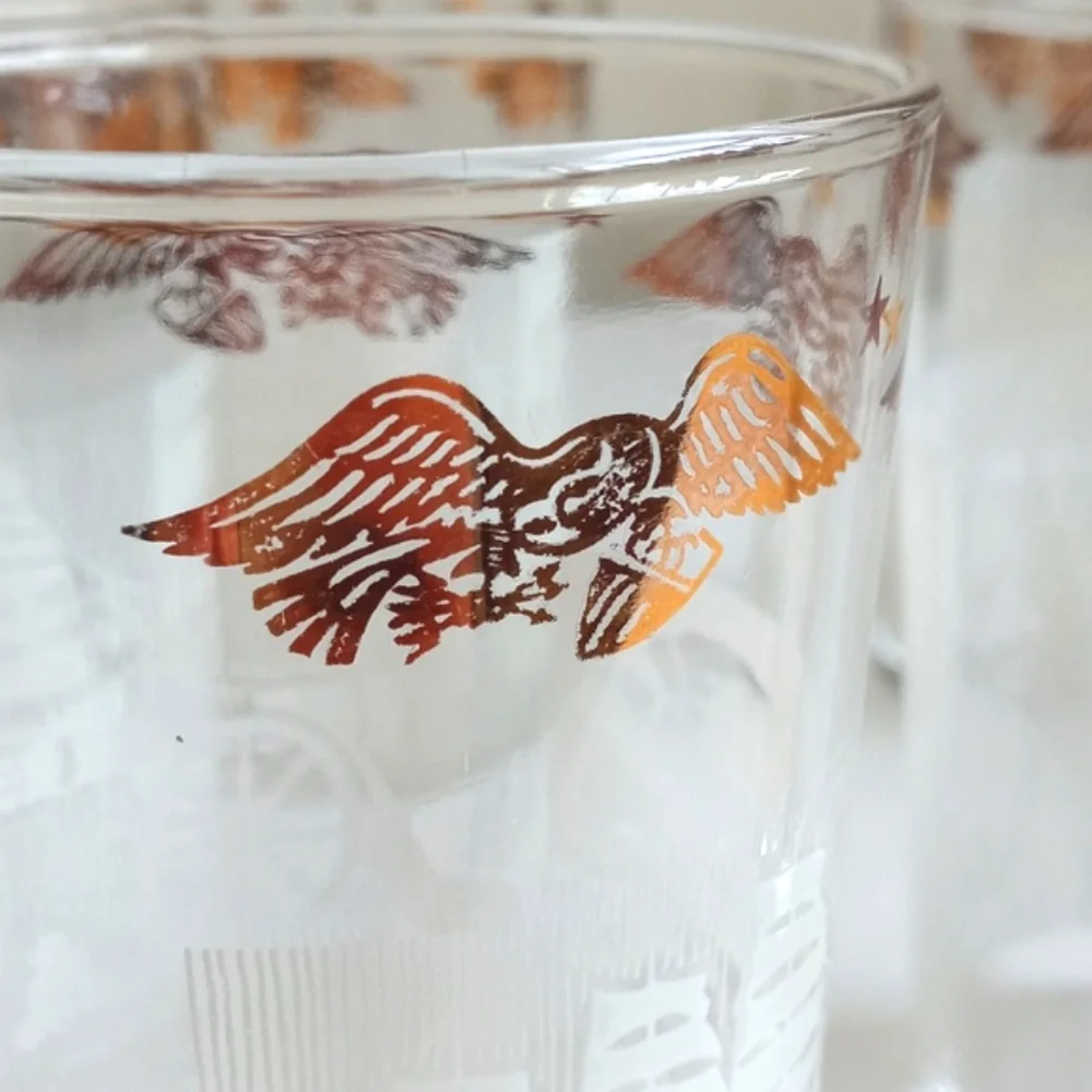 Set of 7 Mid Century-Modern Gold Eagle Colonial Vintage Drinking Glass Tumblers